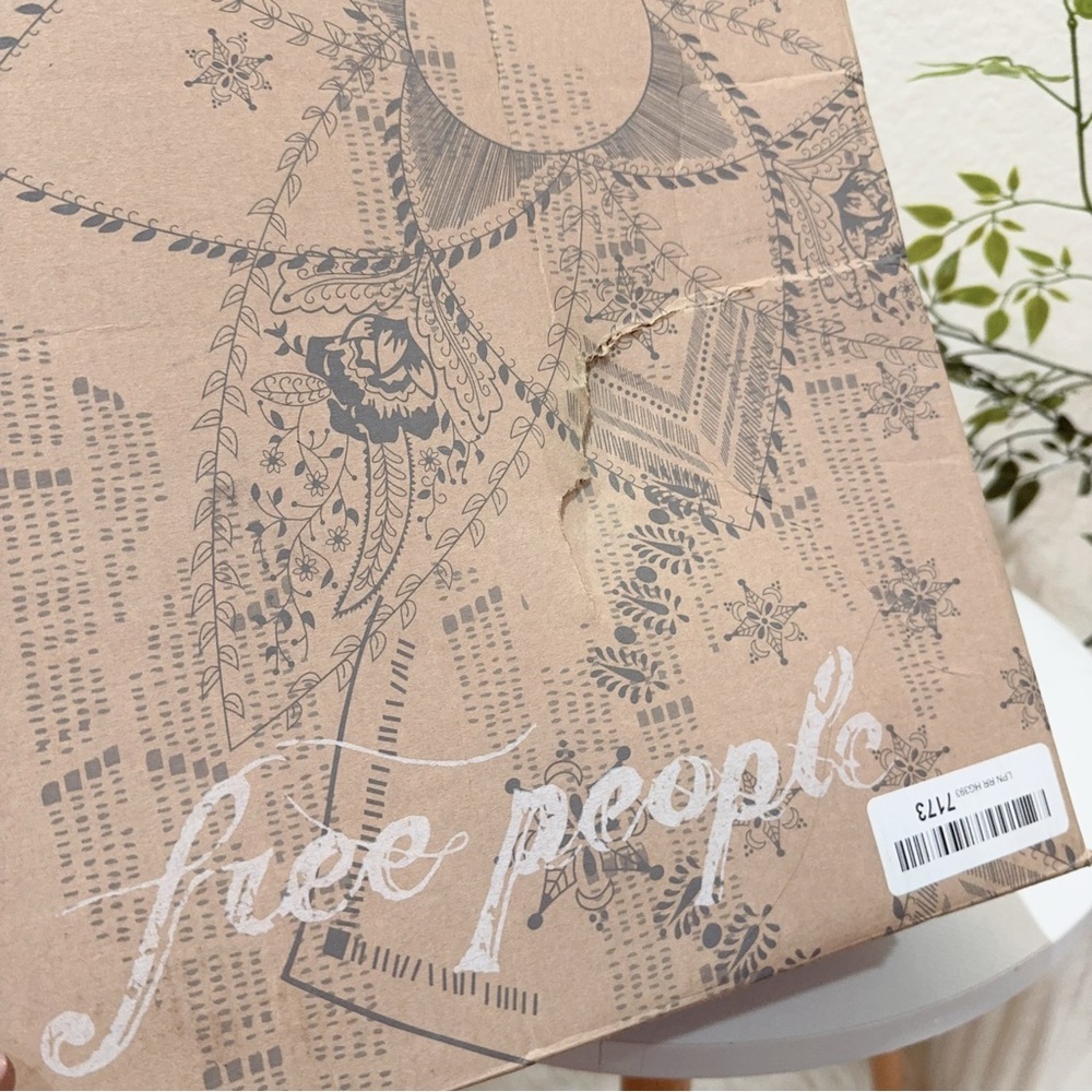 Free People Jones Lug Sole Lace Up Boots Tan Size 11 NIB - Picture 9 of 9